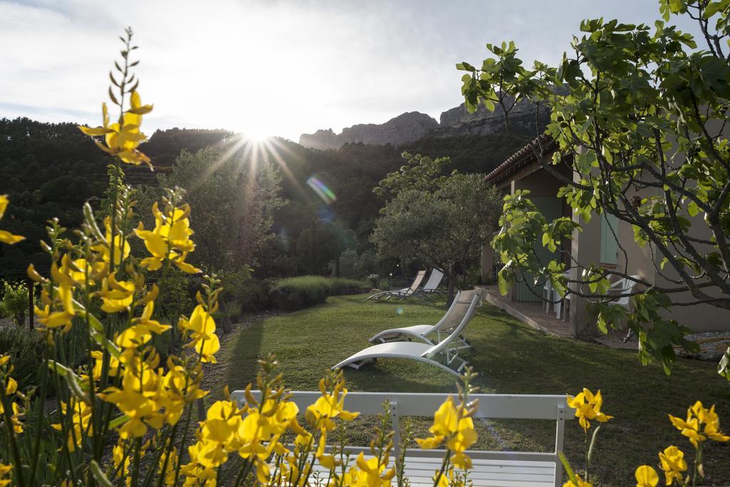 Le Grand Jardin Bed & Breakfast Lafare Bagian luar foto