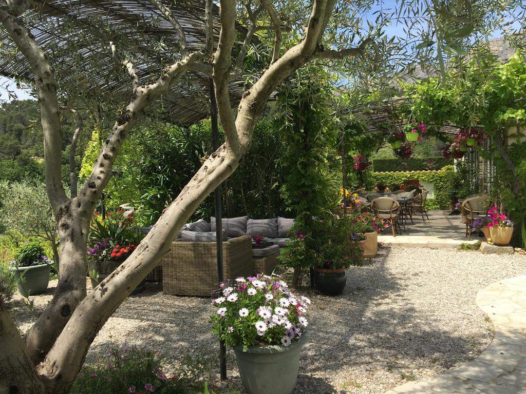 Le Grand Jardin Bed & Breakfast Lafare Bagian luar foto
