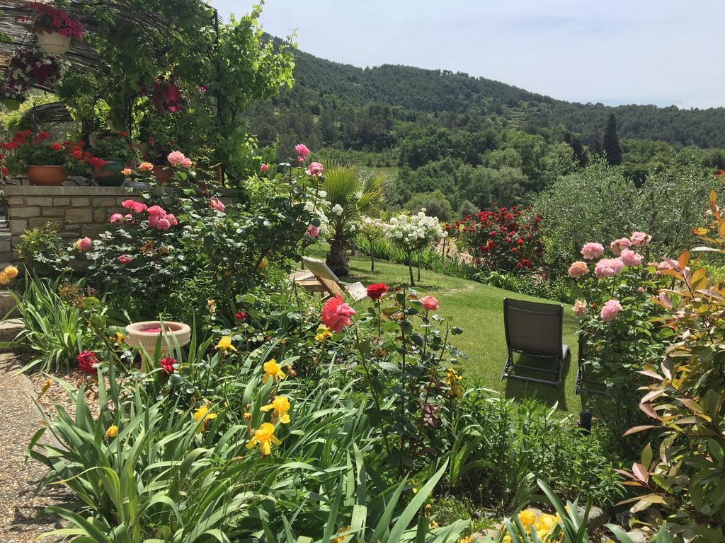 Le Grand Jardin Bed & Breakfast Lafare Bagian luar foto