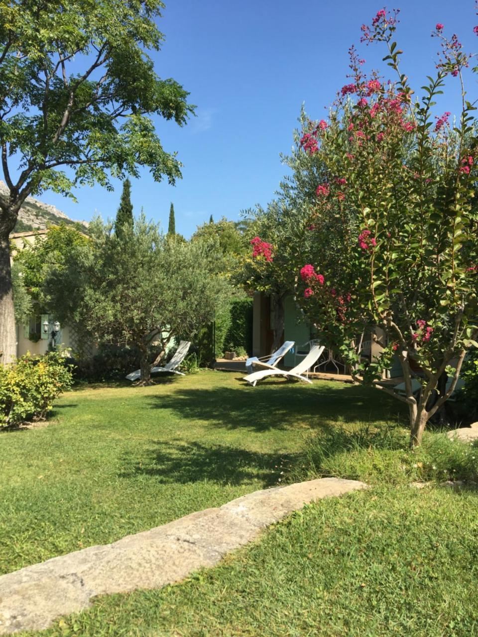 Le Grand Jardin Bed & Breakfast Lafare Bagian luar foto