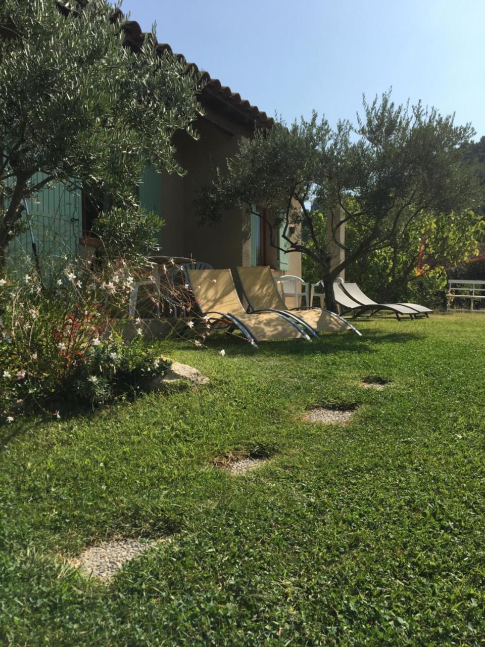 Le Grand Jardin Bed & Breakfast Lafare Bagian luar foto