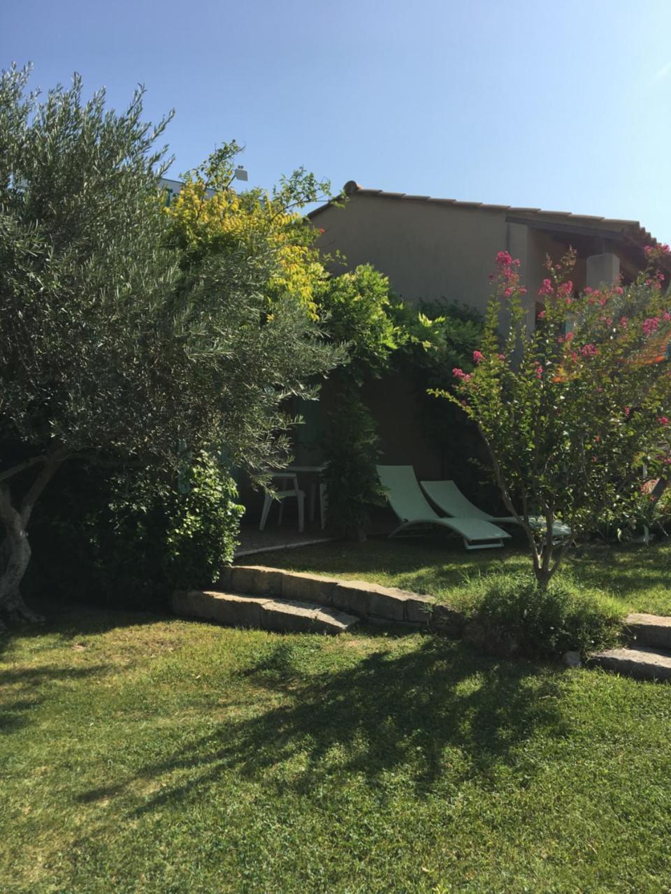 Le Grand Jardin Bed & Breakfast Lafare Bagian luar foto