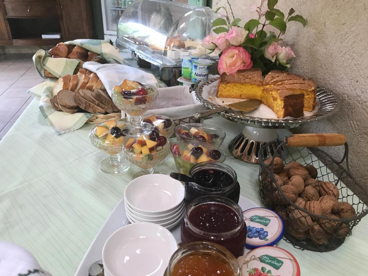Le Grand Jardin Bed & Breakfast Lafare Bagian luar foto